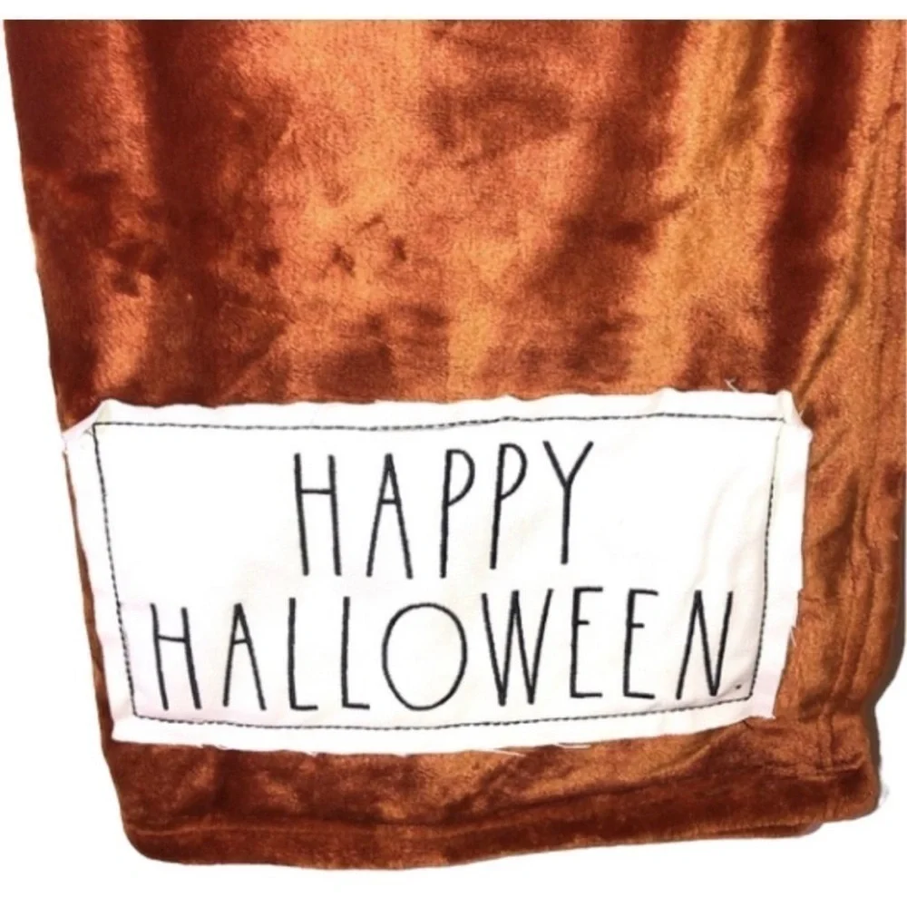 Hard to find Rae Dunn Happy Halloween Plush Throw Blanket with Patch 50x60”
